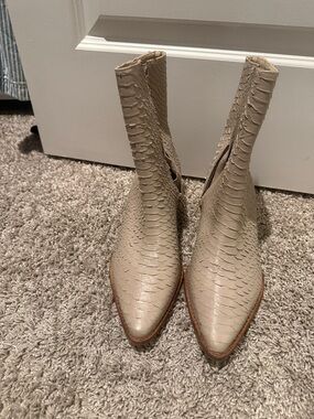 Matisse Taupe Pointed Toe Textured Ankle Booties